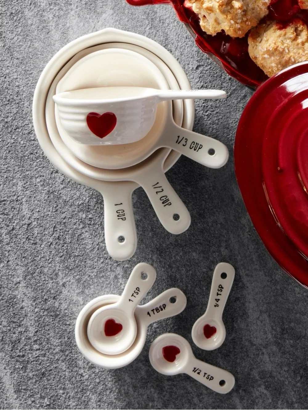 Williams Sonoma Ceramic Heart 8 piece Measuring cups and spoons